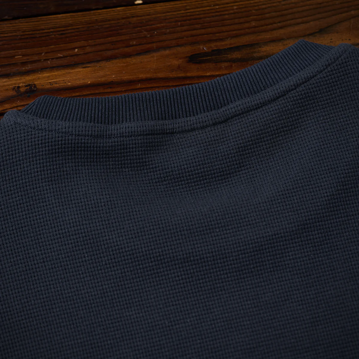 Karaku刺繍入り 裾異素材コンビワッフルマウンテンスウェット - Image 17